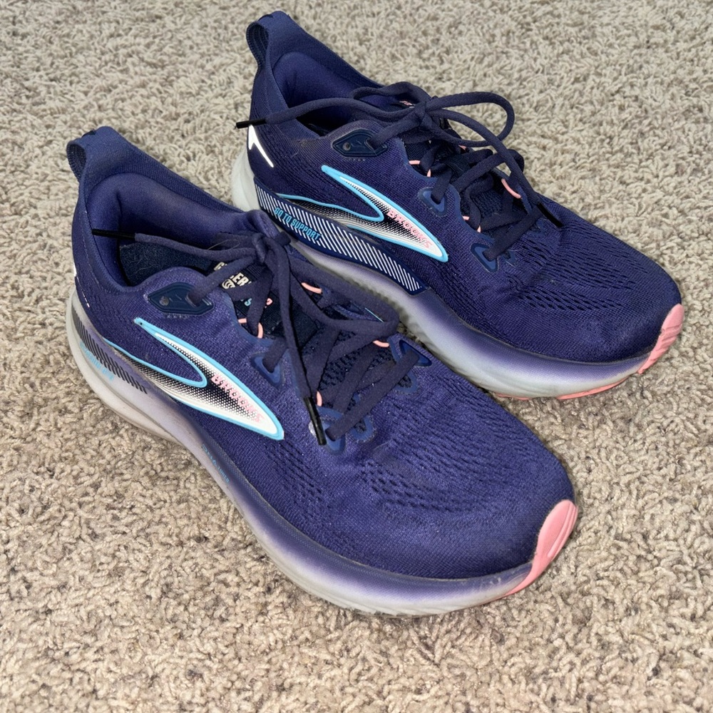 Women’s Brooks Glycerin 22 Running Shoe Size 8.5